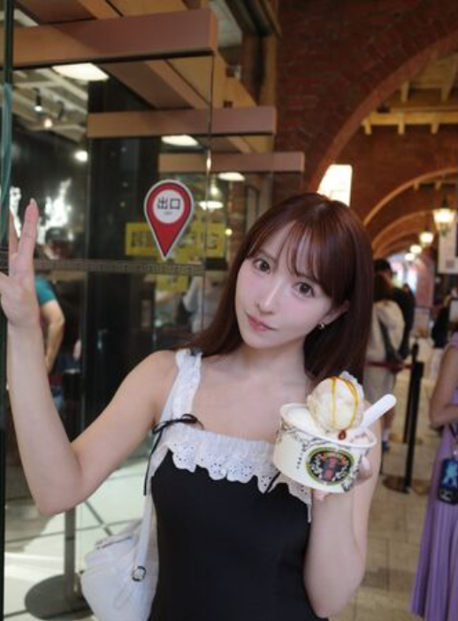 三上悠亞在台中遊玩。(圖/翻攝三上悠亞IG)